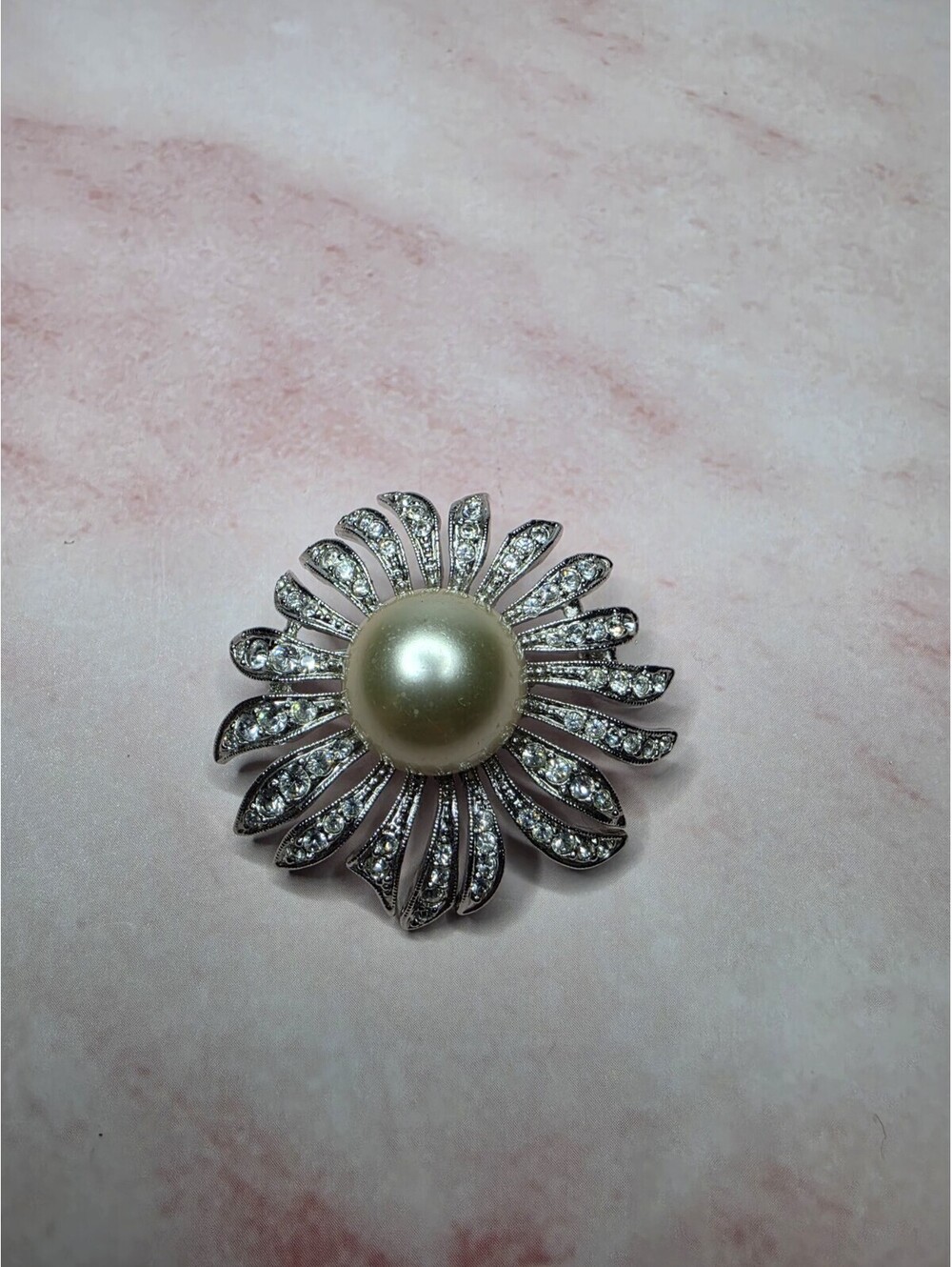 Vintage Faux Pearl Silver Tone Rhinestone Starburst Flower Brooch Pin